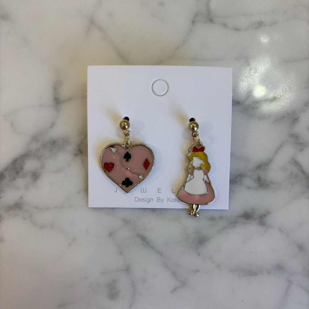 Queen Of Hearts Dangle Enamel Earrings Alice In Wonderland Post Pink Hearts - Picture 3 of 9